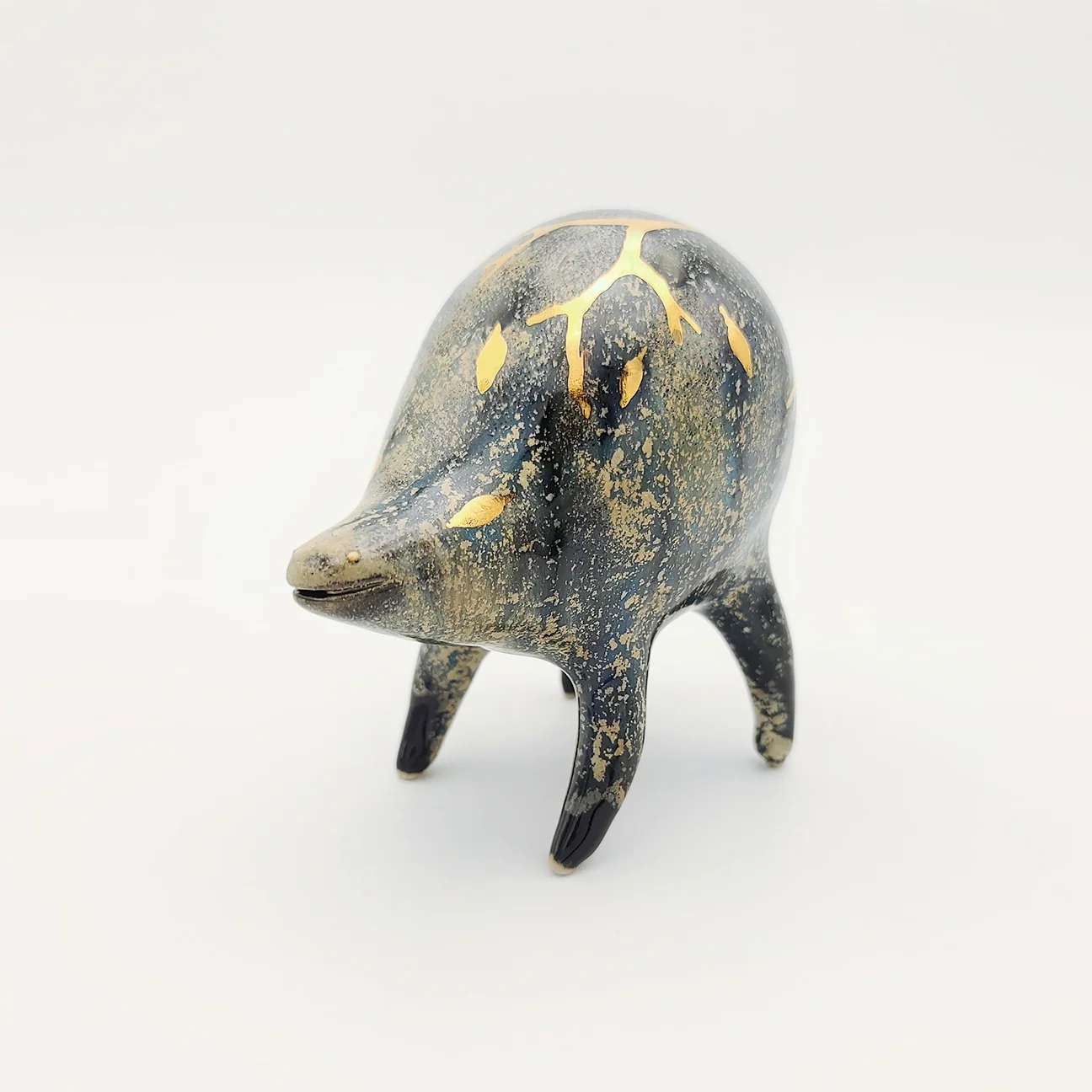 Land and Sea Show 2022 - Sun-Mo Koo - "Gold Leaf Herdling"